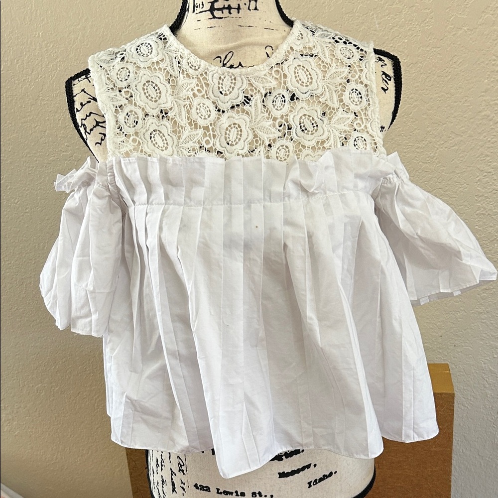Style Mafia White Lace Off-Shoulder Blouse